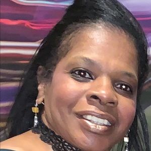 Meet your Posher, Renee